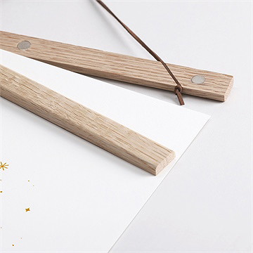 Affiche naissance tendrement lui - Détail des supports en bois