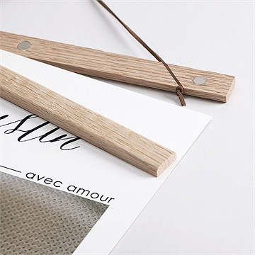 Affiche naissance minimaliste - Détail des supports en bois