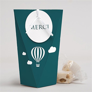 Boîte surprise communion jolis petits symboles