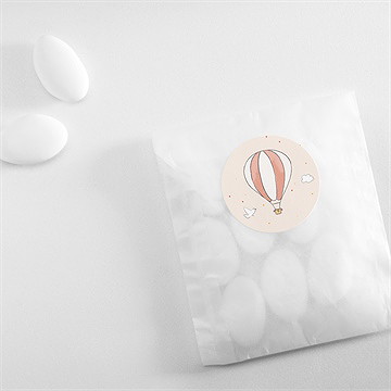 Sticker naissance petite montgolfière - Mise en situation