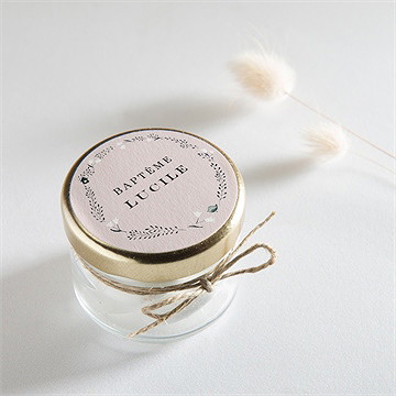 Sticker baptême croix couronnée - Mise en situation