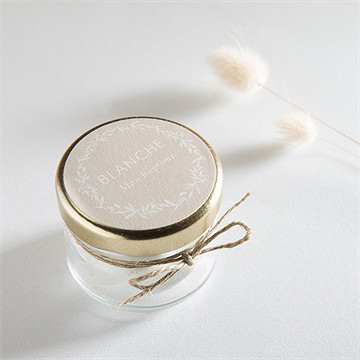 Sticker baptême initiales d'or - Mise en situation