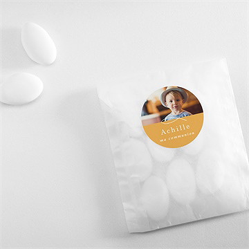 Sticker communion jaune et or - Mise en situation