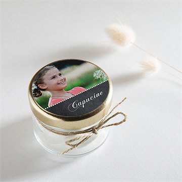 Sticker communion dentelle rose - Mise en situation