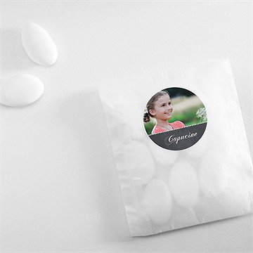 Sticker communion dentelle rose - Mise en situation