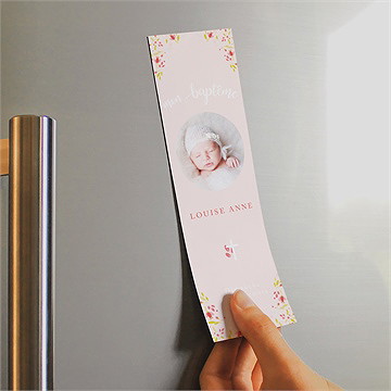 Signet baptême douceur végétale rose magnet - Mise en situation