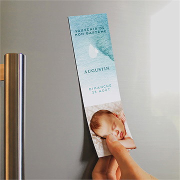 Signet baptême eau sacrée magnet - Mise en situation