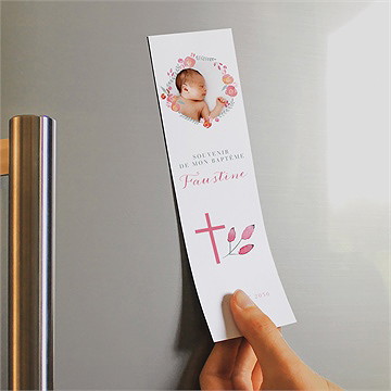 Signet baptême cadre de fleurs magnet - Mise en situation