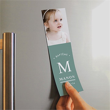 Signet baptême annonce en or magnet - Mise en situation