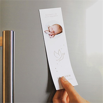 Signet baptême envolée minimaliste magnet - Mise en situation