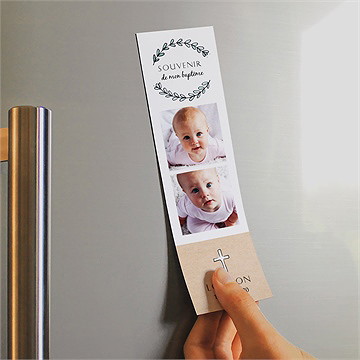 Signet baptême petit programme magnet - Mise en situation