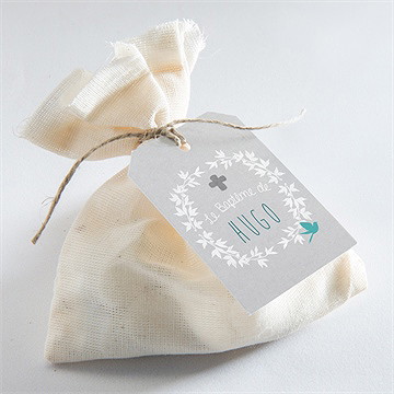 Etiquette baptême découpe originale - Mise en situation