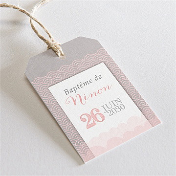 Etiquette baptême forme originale