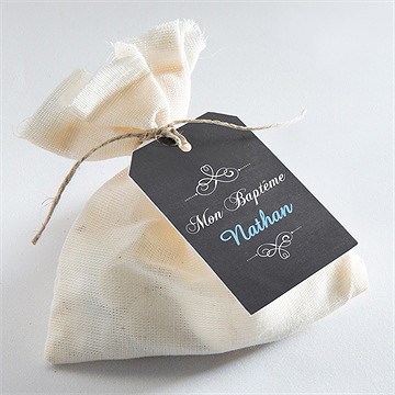 Etiquette baptême ange et ardoise - Mise en situation