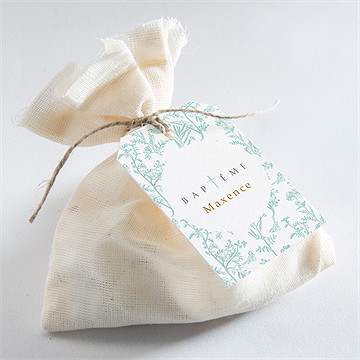 Etiquette baptême gravure en rond - Mise en situation