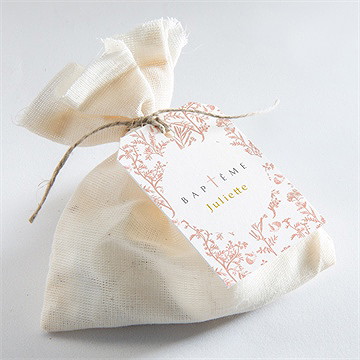 Etiquette baptême motif gravure - Mise en situation