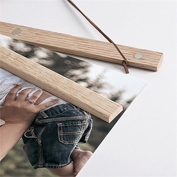 Affiche naissance bel instant - Détail des supports en bois