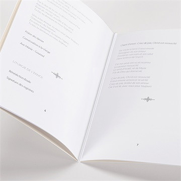 Livret de messe mariage terracotta pampa - Mise en situation