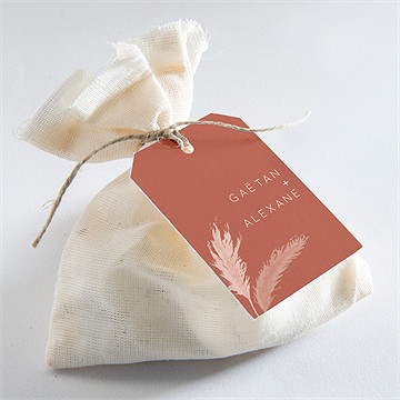 Etiquette mariage terracotta pampa - Mise en situation