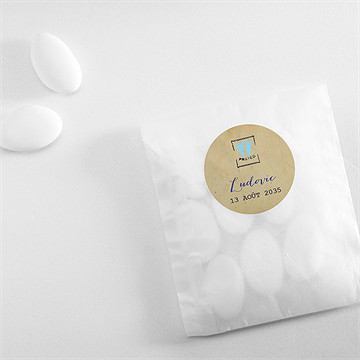 Sticker naissance mon petit passeport - Mise en situation