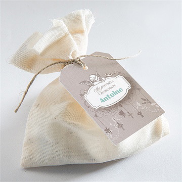 Etiquette communion pendentifs - Mise en situation