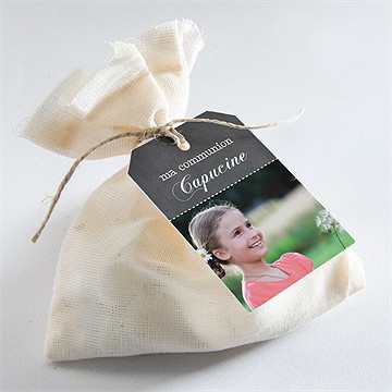 Etiquette communion dentelle rose - Mise en situation