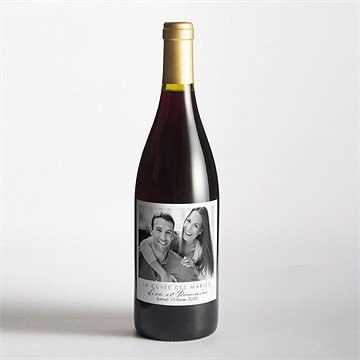 Etiquette de bouteille mariage en relief photo - Mise en situation