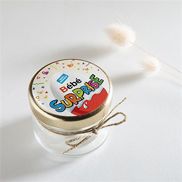 Sticker naissance petit oeuf surprise - Mise en situation