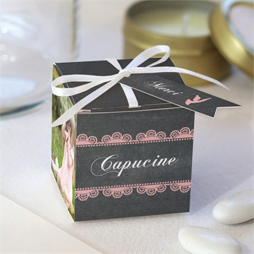 Boîte de dragées communion dentelle rose