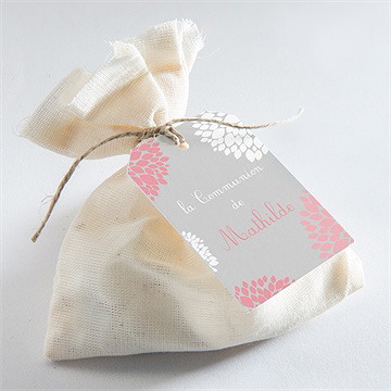 Etiquette communion colombe et fleurs - Mise en situation