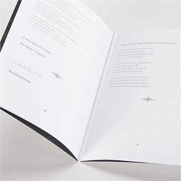 Livret de messe communion dentelle rose - Détail de l'intérieur