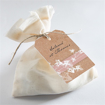 Etiquette mariage lierre grimpant - Mise en situation