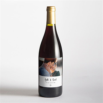 Etiquette de bouteille mariage juste nous - Mise en situation