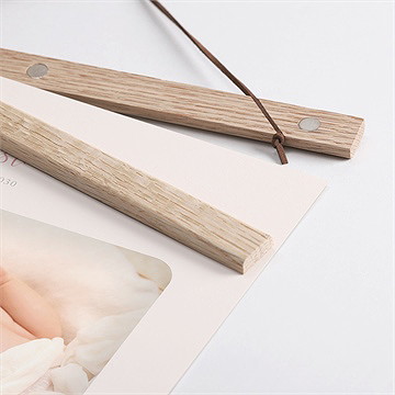 Affiche naissance en equilibre - Détail des supports en bois