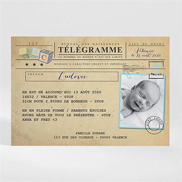 Faire-part naissance mon petit passeport magnet - Mise en situation