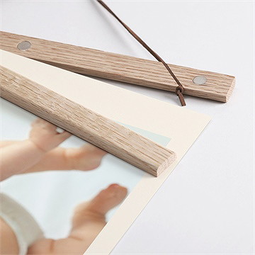 Affiche naissance eclatant - Détail des supports en bois