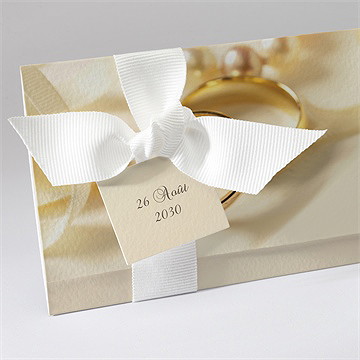 Faire-part mariage alliances fond crème ruban - Détail du faire part