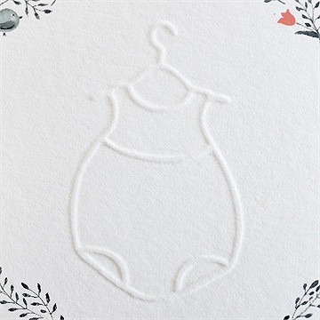 Faire-part naissance en rouge et noir gaufrage - Détail du faire-part