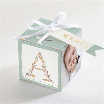 Boîte de dragées baptême alphabet original dorure