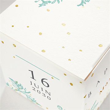 Boîte de dragées baptême gravure en rond dorure - Détail de la boîte