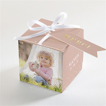Boîte de dragées baptême rose thé dorure