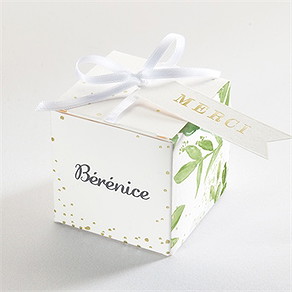 Boîte de dragées communion ornements dorure