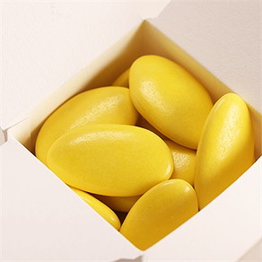 Dragées jaune mimosa pour confirmation - chocolat