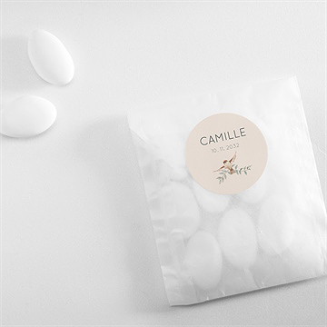 Sticker naissance sur un arbre perché - Mise en situation