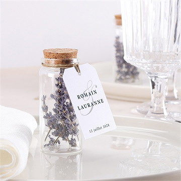 Mignonette mariage en relief étiquette - Mise en situation