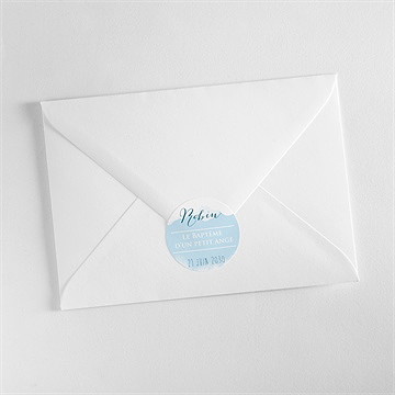 Sticker baptême duvet tout en rondeur - Mise en situation