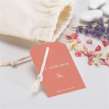 Pochon communion colombe dorée - Mise en situation