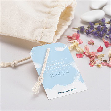 Pochon baptême duvet tout en rondeur - Mise en situation