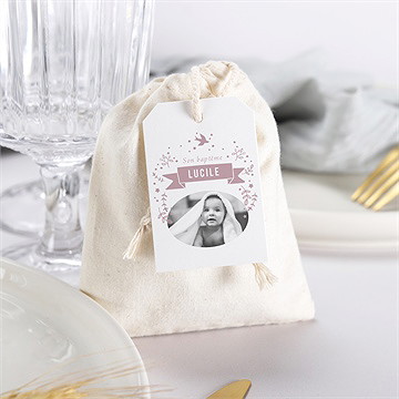 Pochon baptême en beaux reliefs - Mise en situation