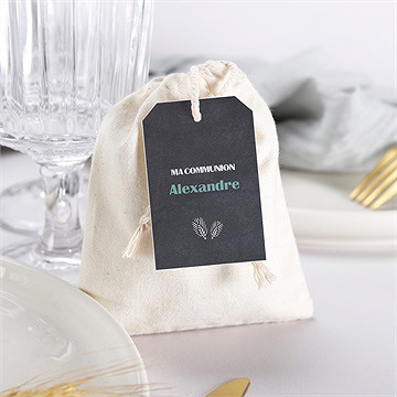 Pochon communion sacrement élégant - Mise en situation